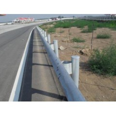高速公路護(hù)欄網(wǎng)波形護(hù)欄板